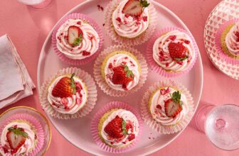 How to Make Strawberry Cupcakes That Are Berry, Be...