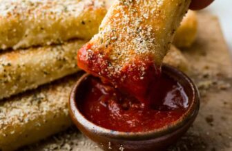 Pizza Hut Breadsticks | The Recipe Critic