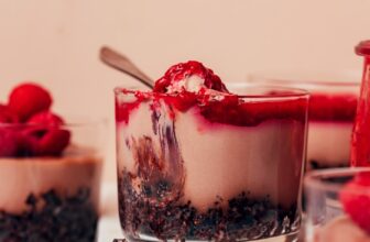 No-Bake Vegan Chocolate Cheesecake Cups