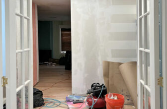 Bedroom Suite Foyer – Mirror Options And A F...