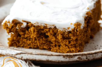 2 Ingredient Pumpkin Cake (Easy Fall Dessert Recip...