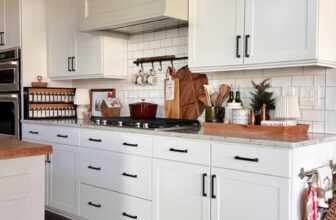 Kitchen and Dining Room Tours With Simple Christma...