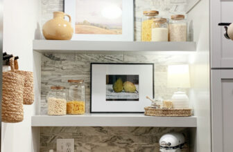 How to Remove STICKY Peel & Stick Tile {&...