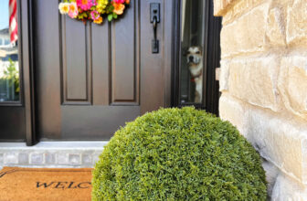 These Outdoor Artificial Flowers Could Fool {Almos...