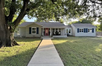 Q & A – Blue Bedroom Door & Pine T...
