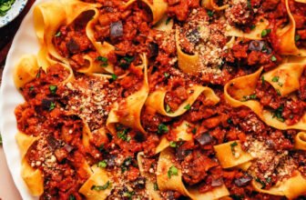 Easy Eggplant Bolognese (1 Pot!)